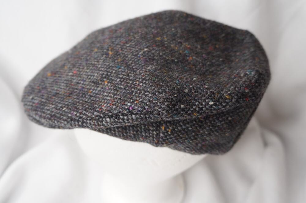 Hanna Hats of Donegal Vintage Flat Cap 100% Wool Tweed Irish Hat Charcoal Fleck